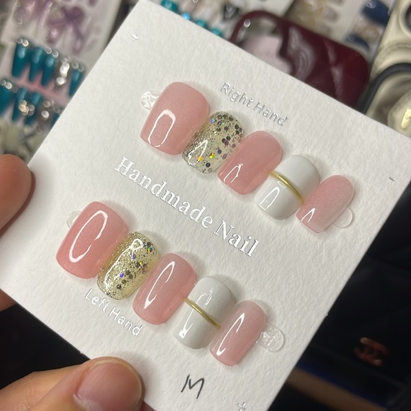 Other - Medium Nail art press on nails